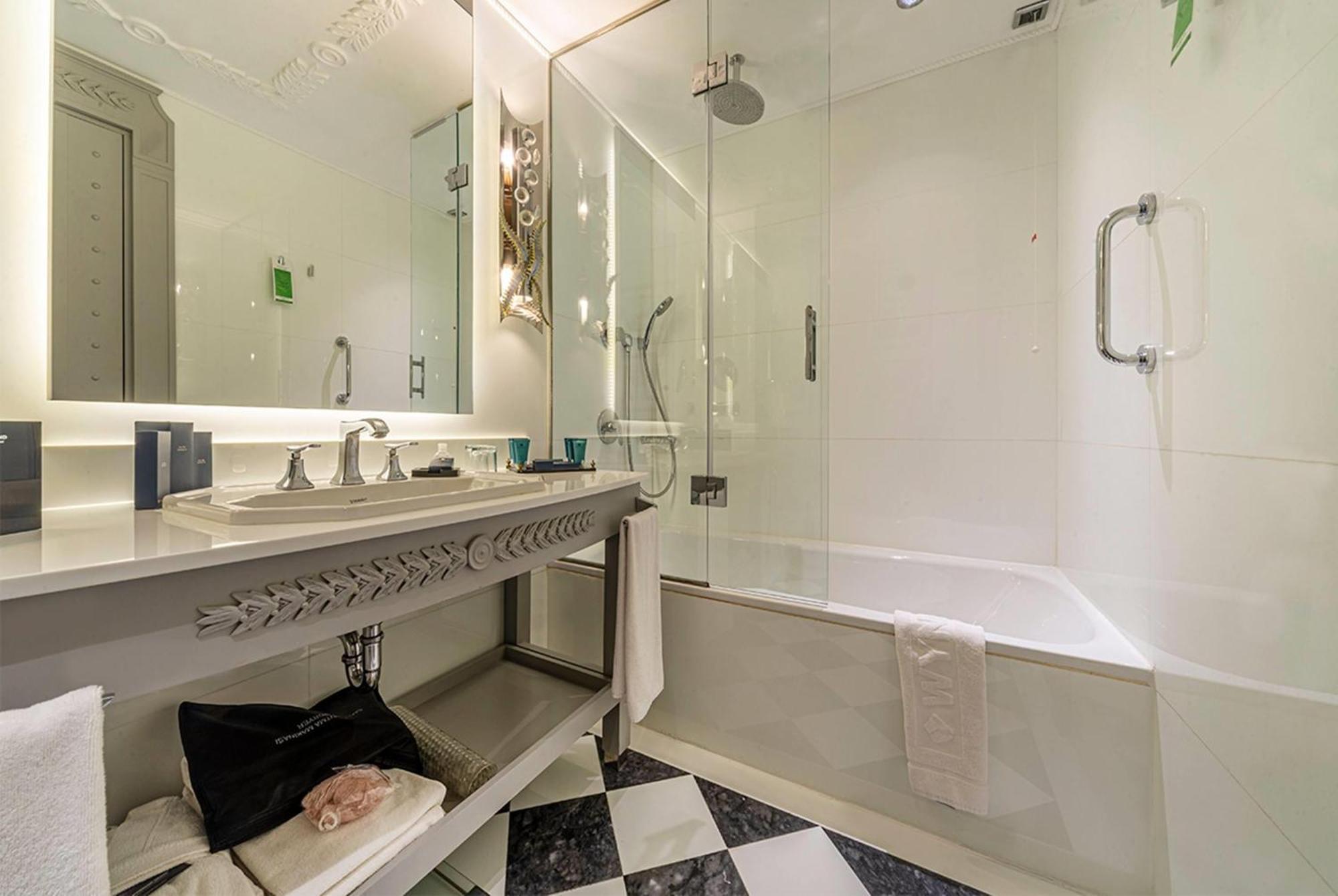 Wyndham Grand Istanbul Kalamis Marina Hotel — Photos 3